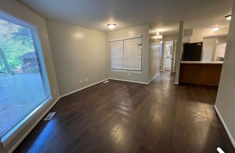 Building Photo - Room in Townhome on Terrace Trail
