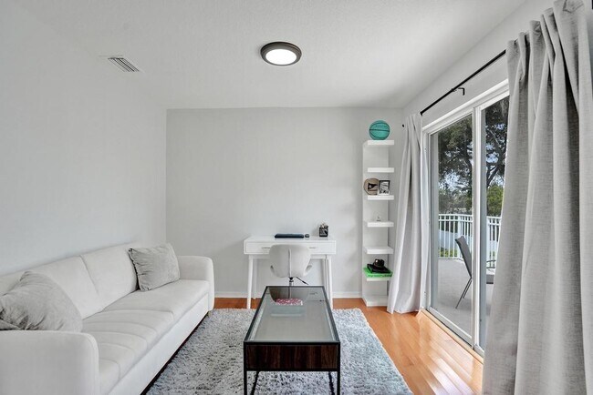 Building Photo - 16405 Diamond Head Dr