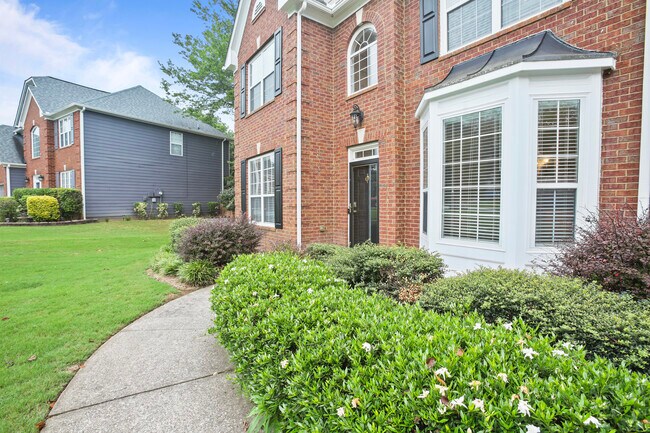 Building Photo - 2643 Whispering Pines Dr SW