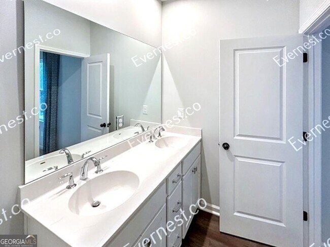 Building Photo - 2671 Whistler Wy NE