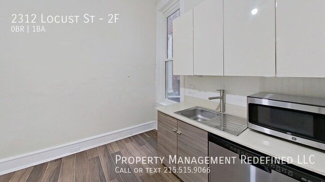 Building Photo - Spacious Studio Apartment