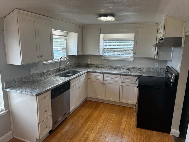 Building Photo - 775 Timor Ave