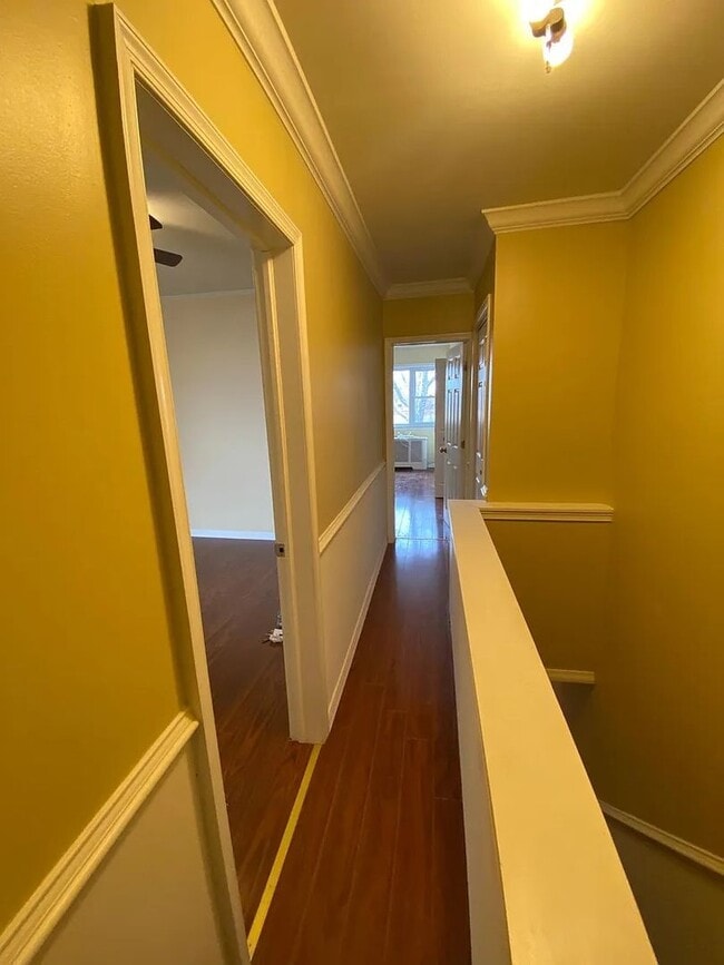 Building Photo - Recently updated 3 Beds 1.5 Bath home, loc...