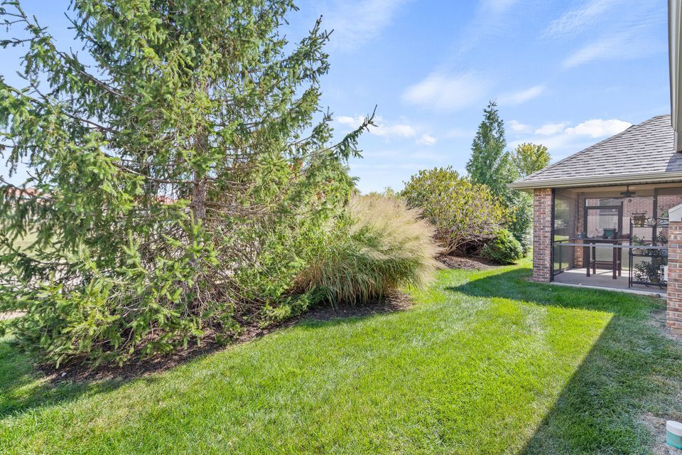 Building Photo - 1811 Trellis Ln