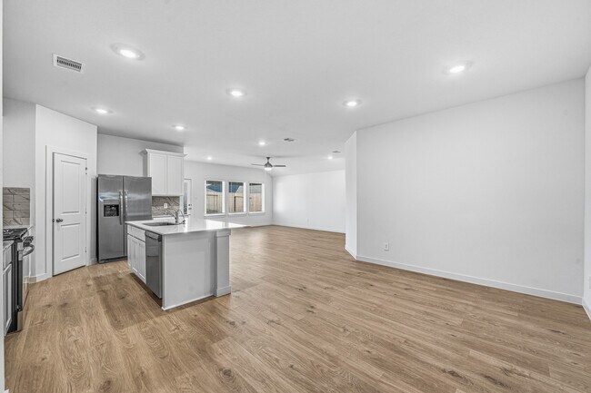 Building Photo - 3919 Langridge Dr