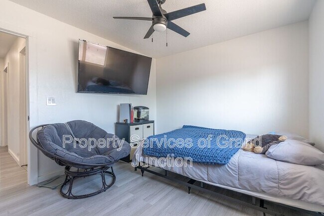 Building Photo - 3238-D 1/4 D 1/4 Rd