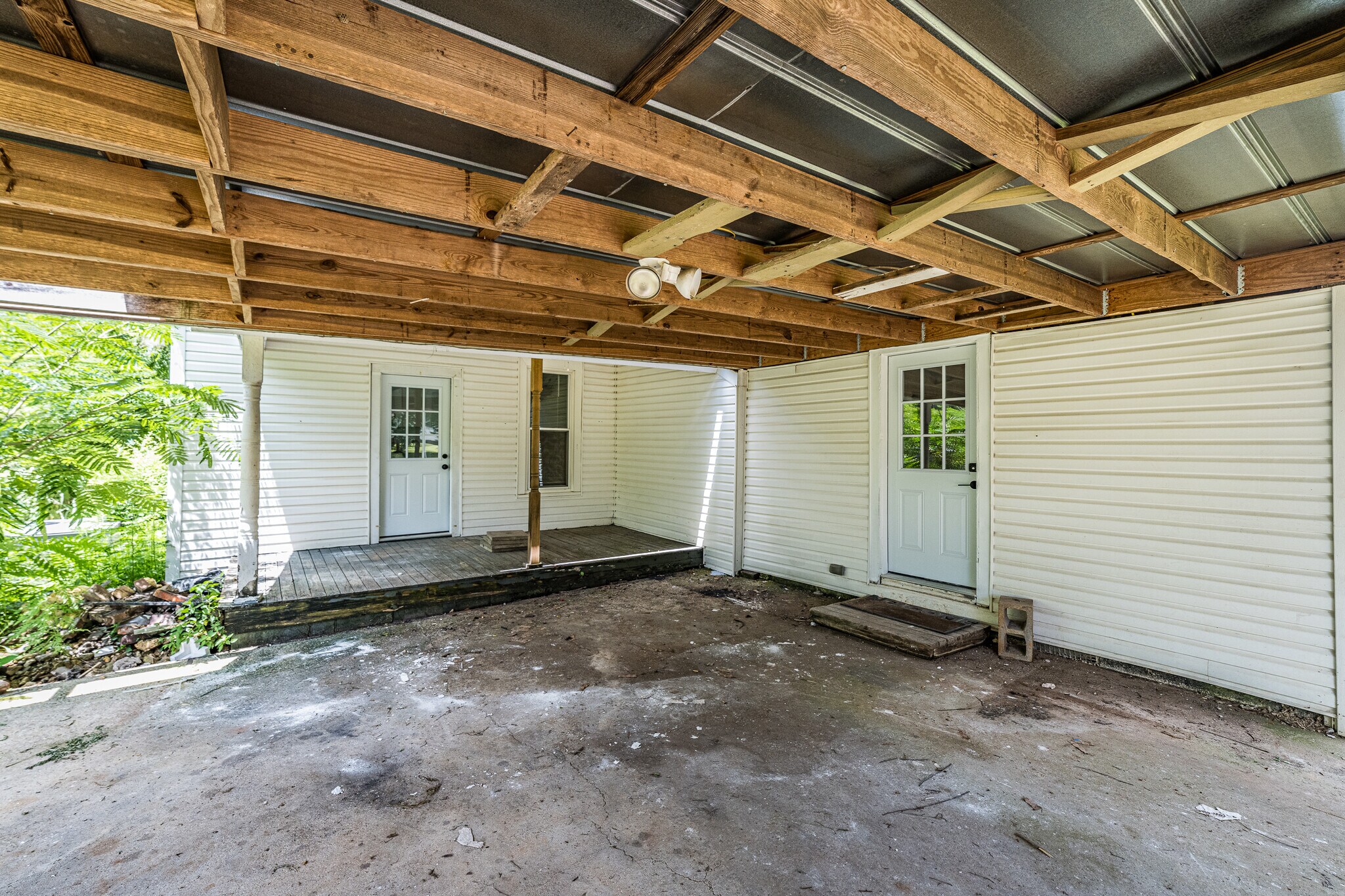 Building Photo - 610 E McClellan St