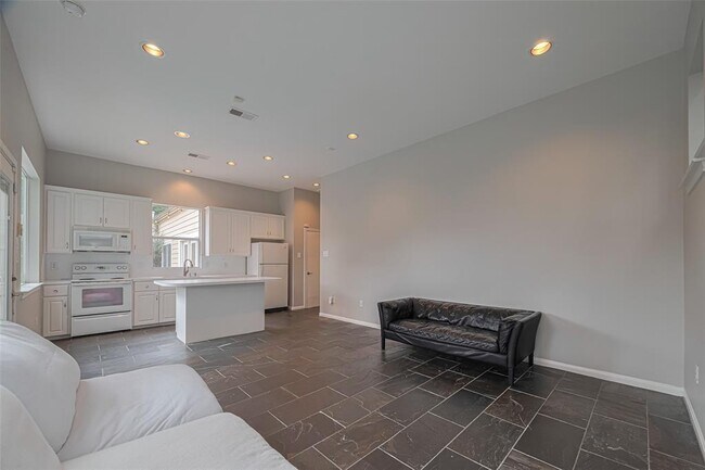 Building Photo - 11914 Ashmead Dr
