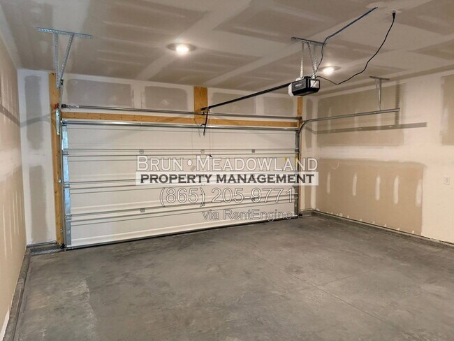 Building Photo - 2424 Limelight Ln