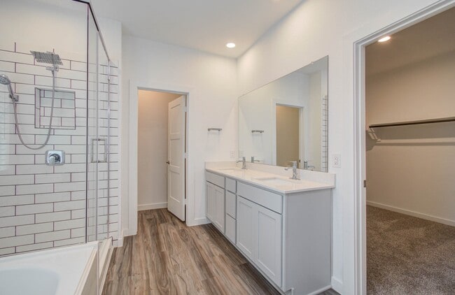 Building Photo - 10011 Angelina Wds Ln