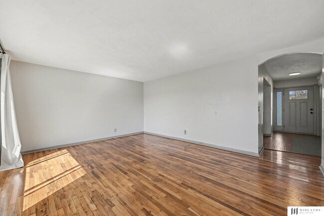 Building Photo - 8109 Valley Rd