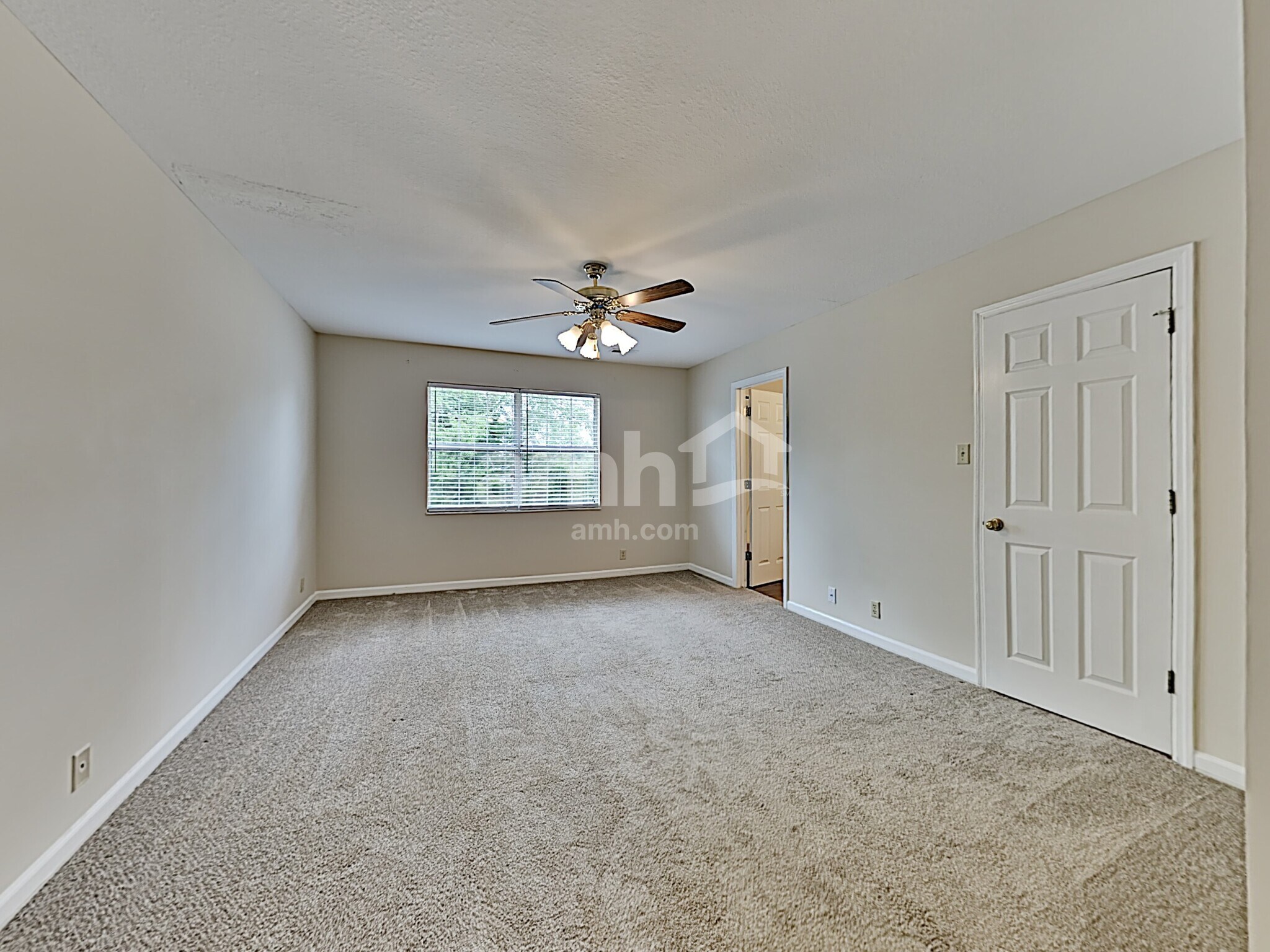 Building Photo - 1112 Oak Haven Rd