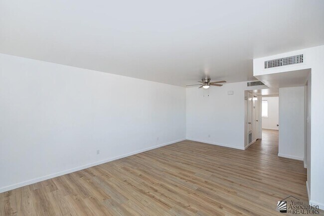 Building Photo - 1286 W 20th Pl