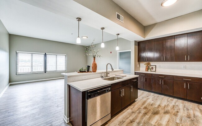 Building Photo - Zona Rosa