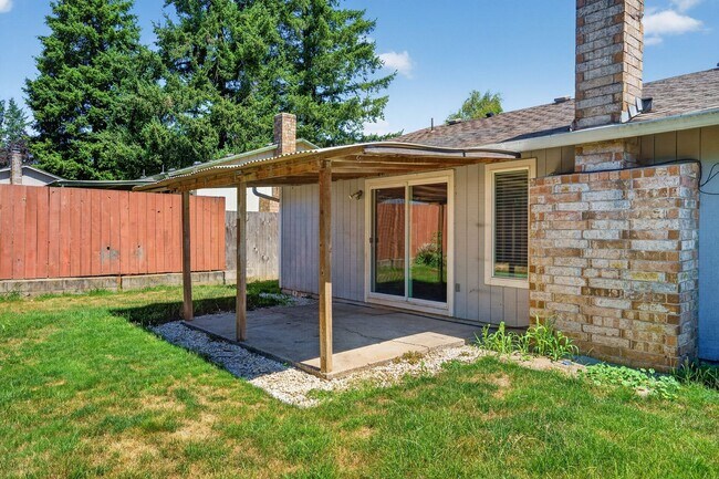 Building Photo - 3 Bedroom Ranch