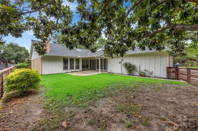 Building Photo - 13826 Wooded Creek Ct