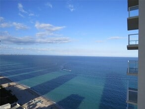 Building Photo - 16699 Collins Ave