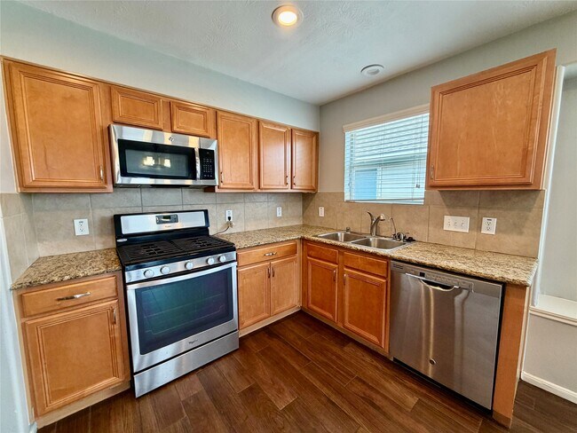 Building Photo - 25206 Barmby Dr