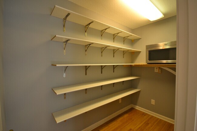 Building Photo - 100 Hyde Ave