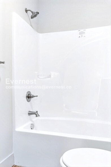 Building Photo - 1617 Roanoke Ave