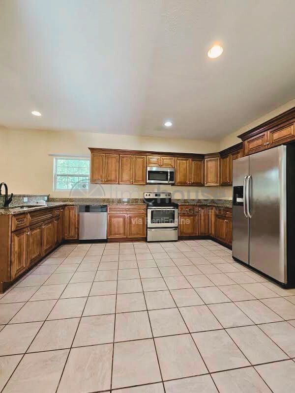 Building Photo - 1408 Colon Ave