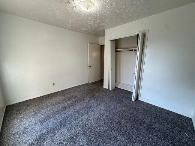 Building Photo - 2701-2701 Pagewood Ave