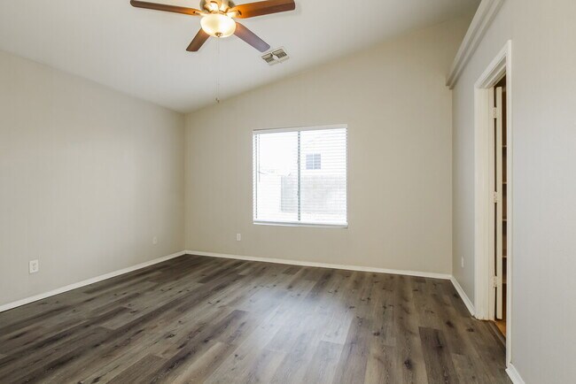 Building Photo - 12821 W Crocus Dr