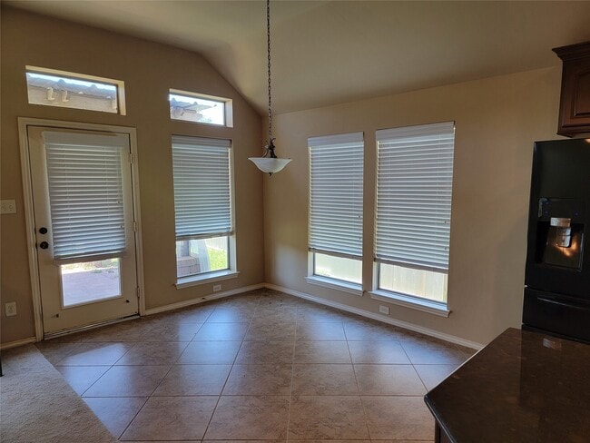 Building Photo - 5534 Stoneridge Ct