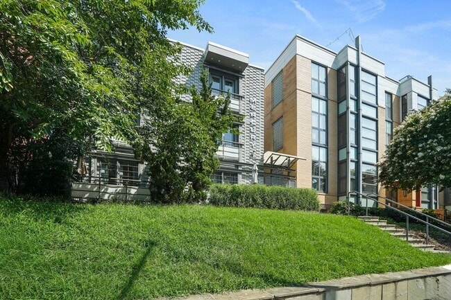 Building Photo - 1439 Chapin St NW