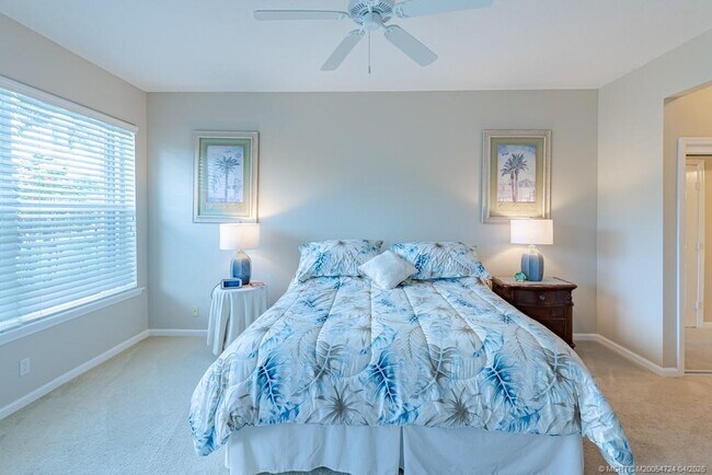 Building Photo - 2371 SW Carriage Hill Terrace