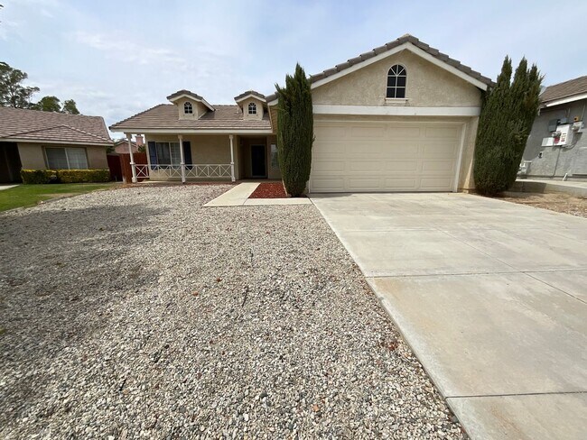 Building Photo - Single story Rosamond Home