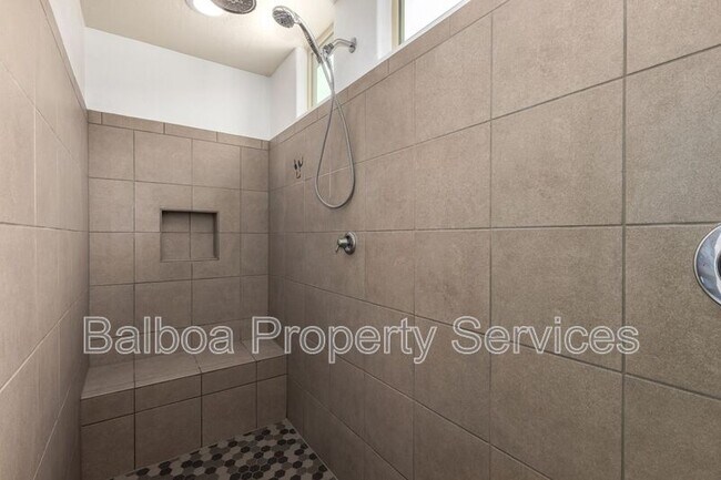 Building Photo - 5427 S Canyon Rim