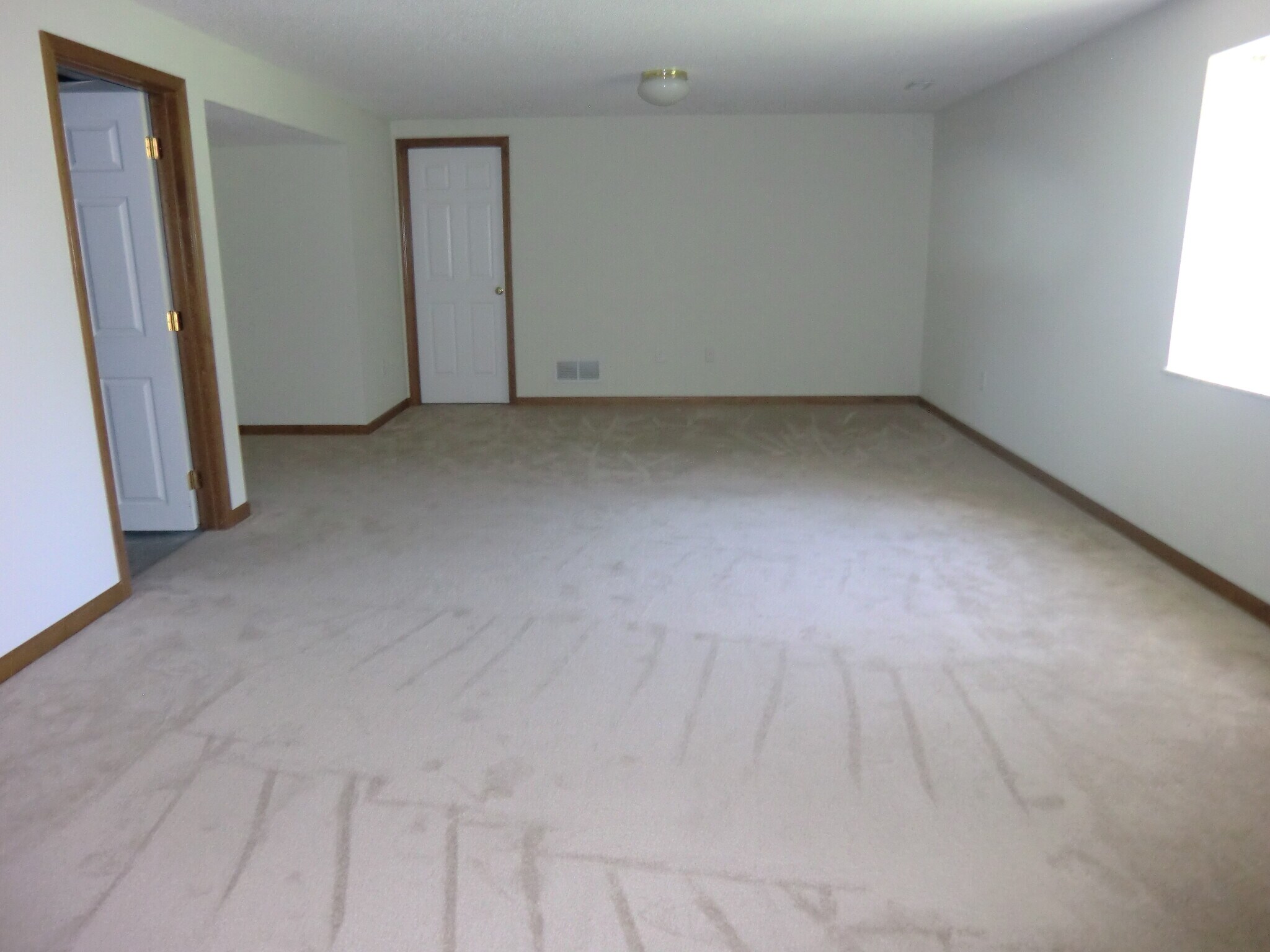 Building Photo - 112 Lake Saint Ellen Dr