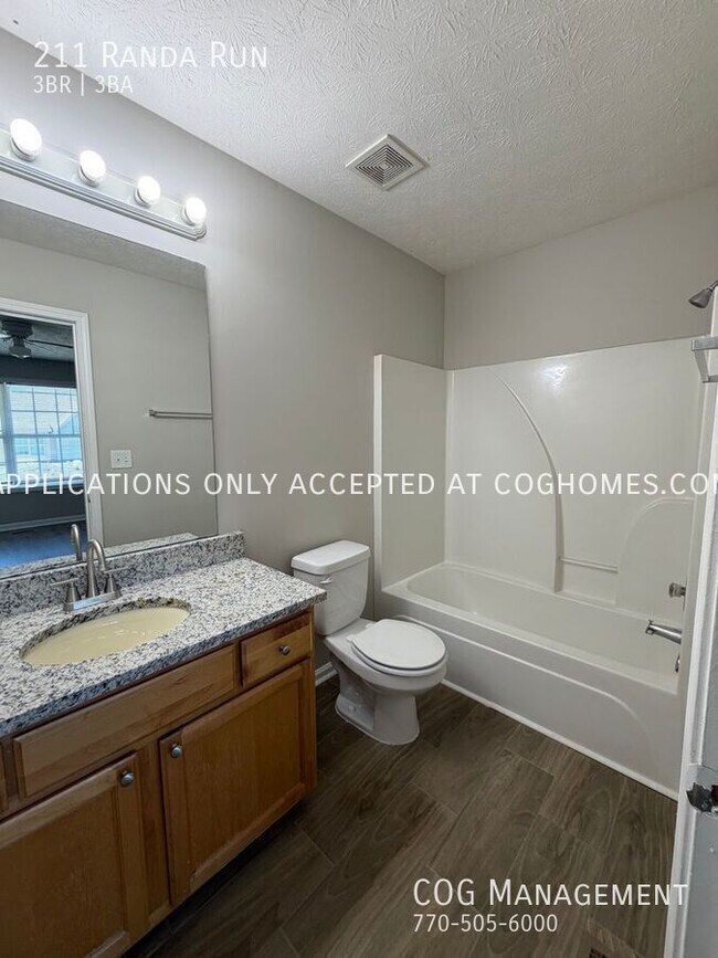 Building Photo - 211 Randa Run