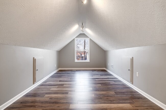 Building Photo - 104 Sundance Way