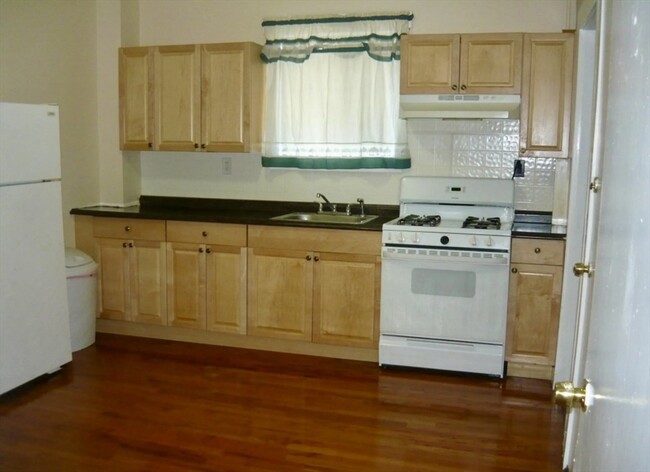 Building Photo - 11 Hutchinsons Ct
