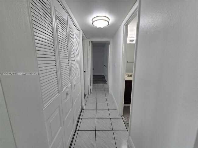 Building Photo - 484 NW 165th St
