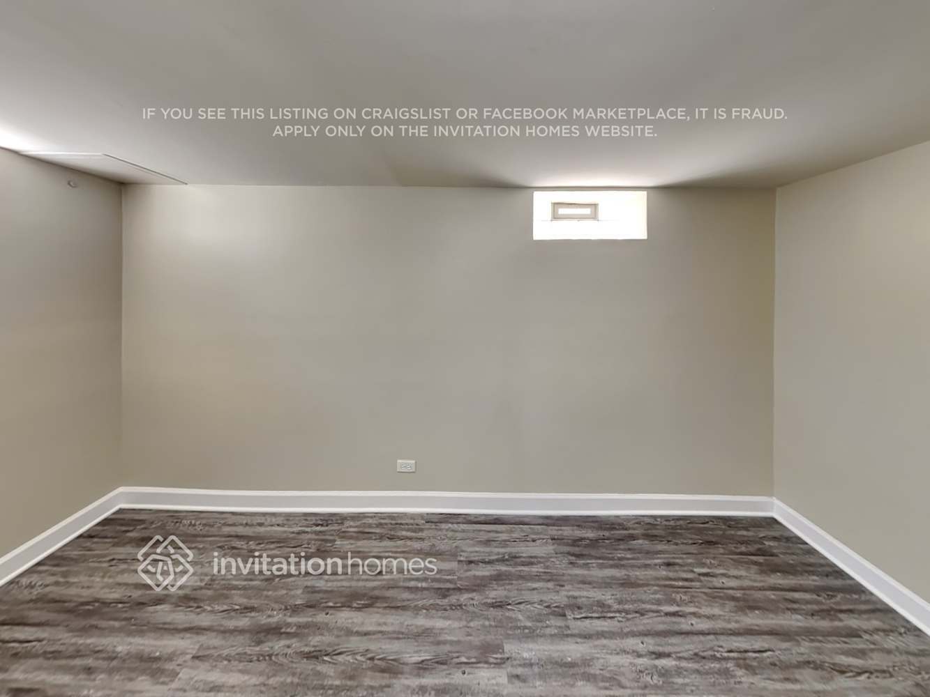 Building Photo - 5451 N Nagle Ave