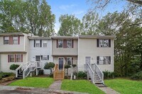 Building Photo - 7042 Oakhill Cir