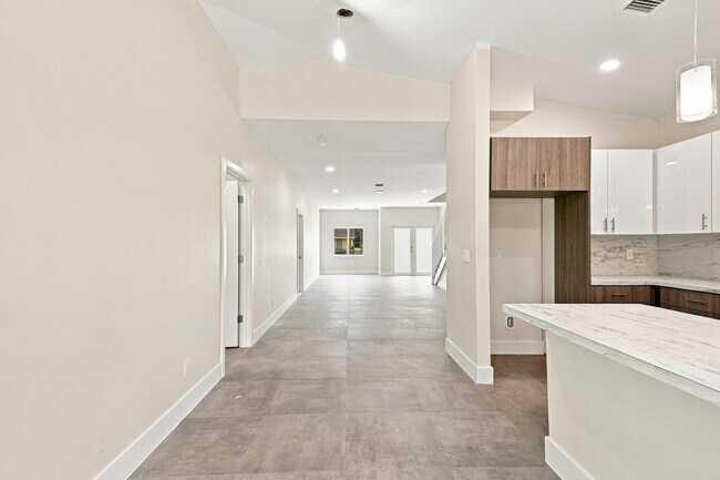 Building Photo - 4701 Evergreen Ave
