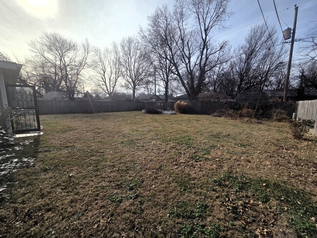 Building Photo - 3345 S Jefferson Ave