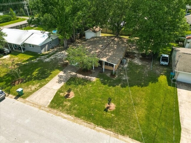Building Photo - 122 Clarence Dr
