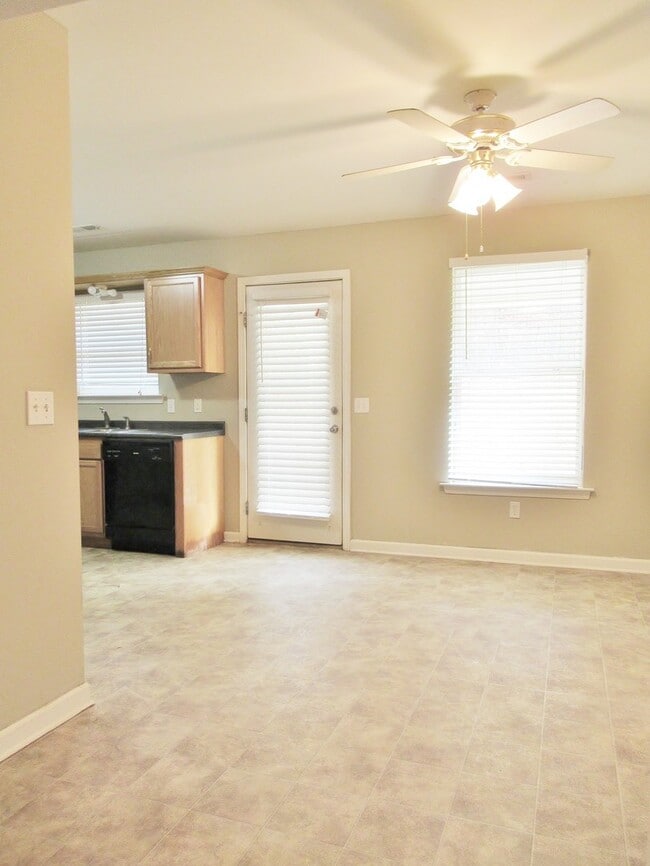 Building Photo - Home in McCalla!!  Available to View with ...