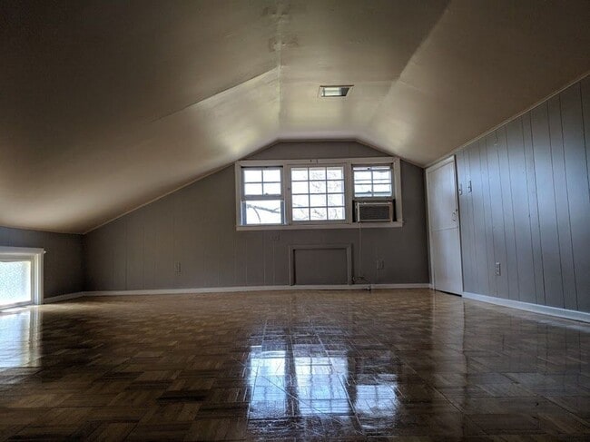 Building Photo - Spacious layout with loft style bedroom up...