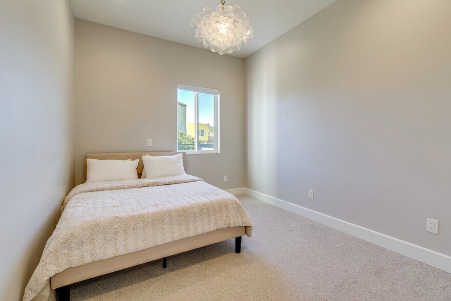 Building Photo - 1770 48th Ave