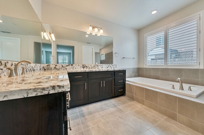 Building Photo - Beautiful Lincoln Home with Solar, 3-Car Garage & Trailer Parking!