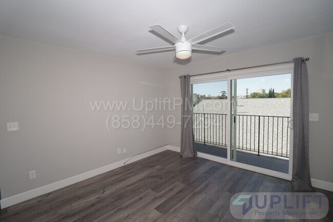Building Photo - 2 bed 2 bath Remodeled Duplex