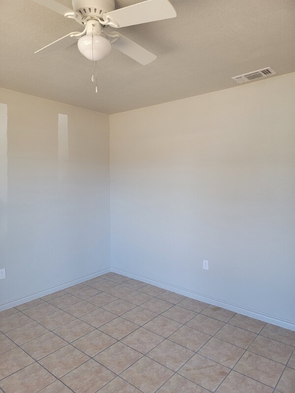 Building Photo - 136 Private Rd