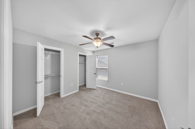 Building Photo - 4559 W Barhem Dr