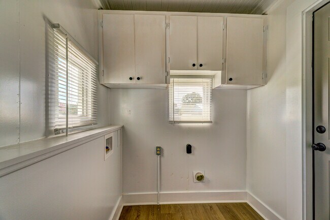 Building Photo - 2202 W Stage Coach Trail